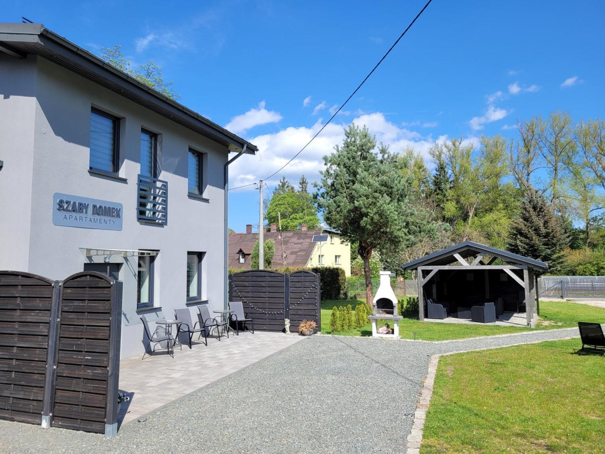 Szary Domek Janowice Wielkie Exterior foto