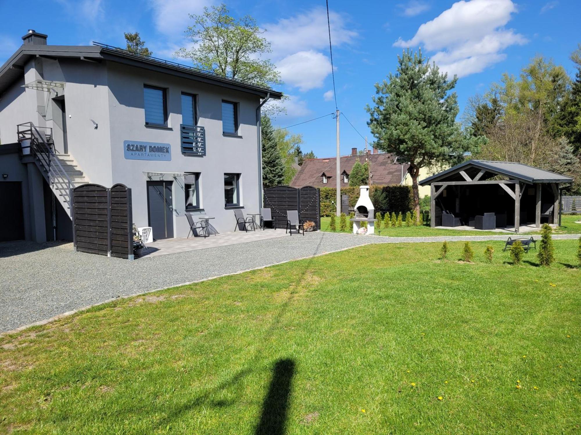 Szary Domek Janowice Wielkie Exterior foto